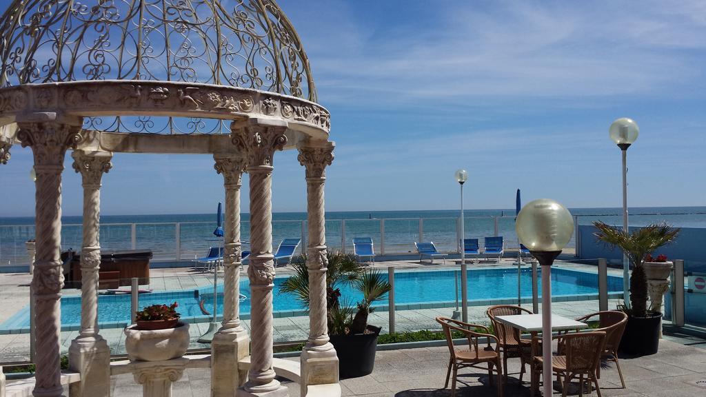 Hotel Casadei Fano Exterior photo