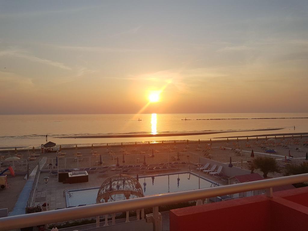 Hotel Casadei Fano Exterior photo