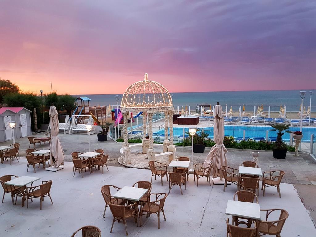 Hotel Casadei Fano Exterior photo
